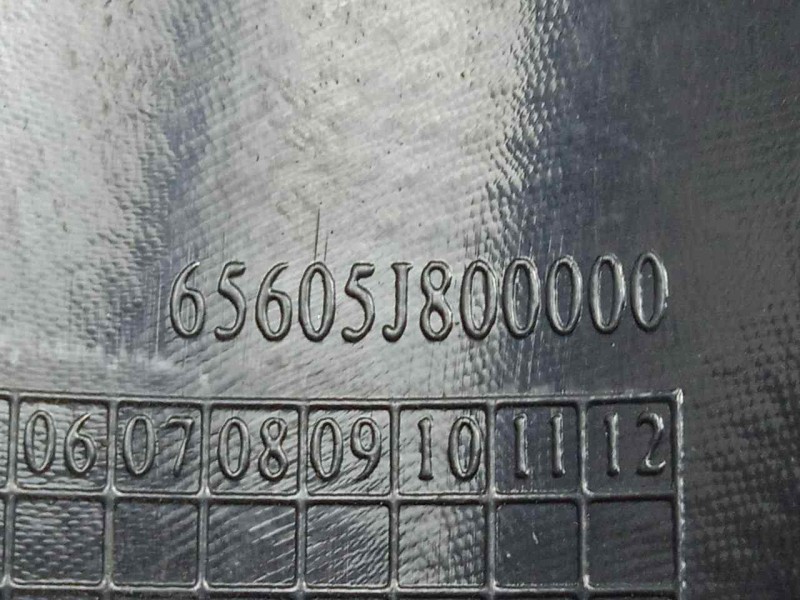 Recambio de moldura para keeway rkv 125 referencia OEM IAM 65605J800000  