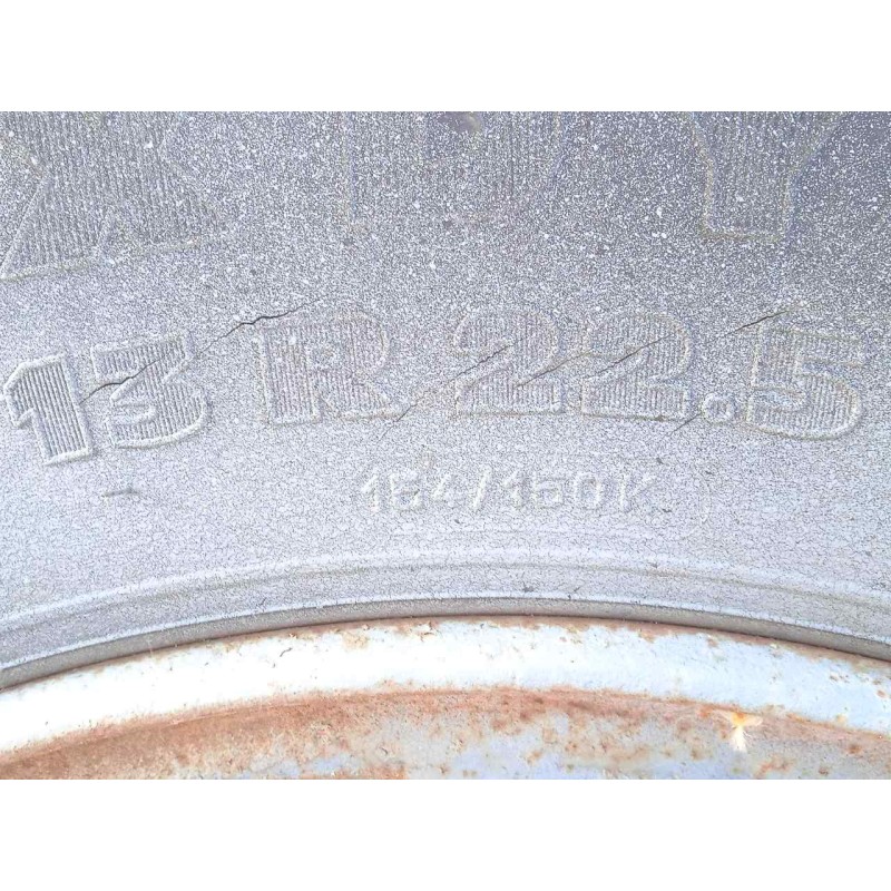 Recambio de neumatico para man 11. 136 h (4x4) referencia OEM IAM 13R22.5-154/150K MICHELIN XDY INCLUYE.LLANTA