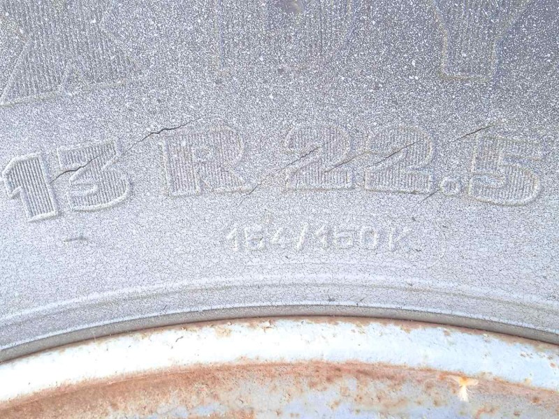 Recambio de neumatico para man 11. 136 h (4x4) referencia OEM IAM 13R22.5-154/150K MICHELIN XDY INCLUYE.LLANTA
