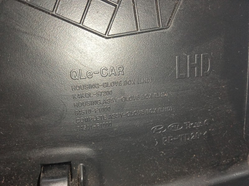 Recambio de guantera para kia sportage 1.6 crdi cat referencia OEM IAM 84510F1000-K4KQL57200  