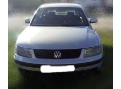 VOLKSWAGEN PASSAT BERLINA (3B2)