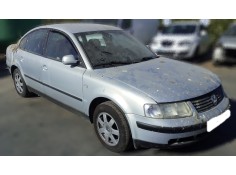 VOLKSWAGEN PASSAT BERLINA (3B2)