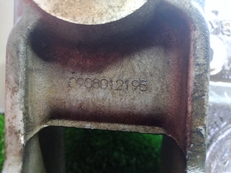 Recambio de soporte motor izquierdo para subaru legacy kombi/outback b14 2.0 diesel cat referencia OEM IAM 41032AJ060  