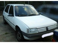 PEUGEOT 205 BERLINA