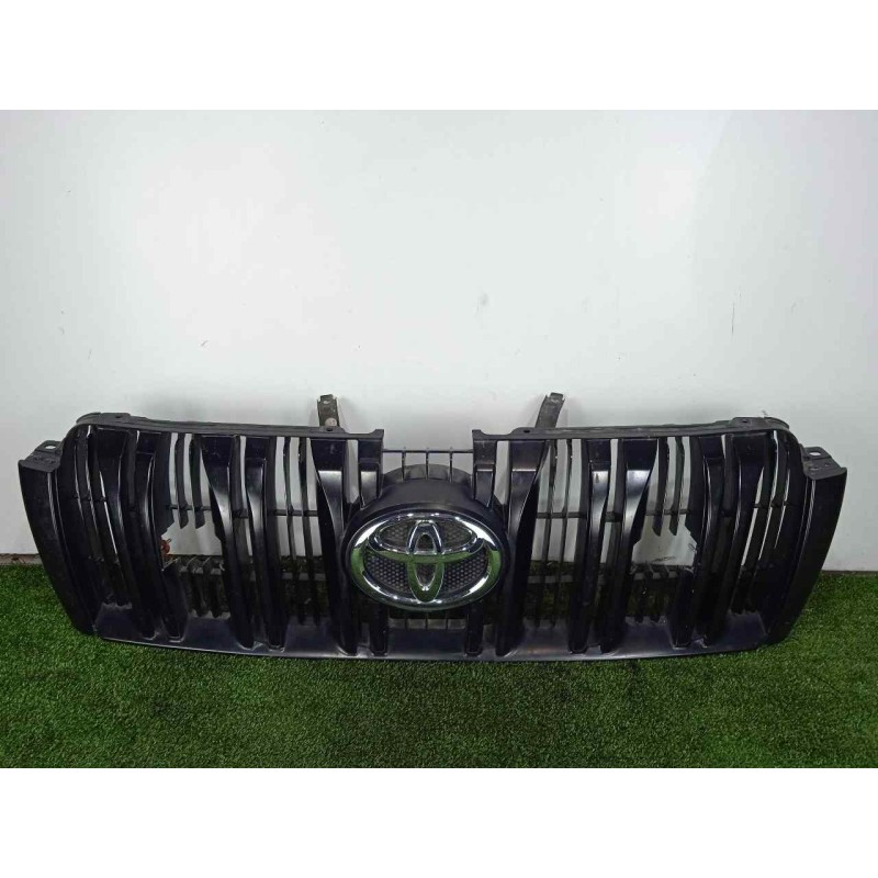 Recambio de rejilla delantera para toyota land cruiser (j15) 3.0 turbodiesel cat referencia OEM IAM 5310160661 CON.TARA 