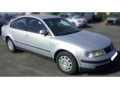 VOLKSWAGEN PASSAT BERLINA (3B2)