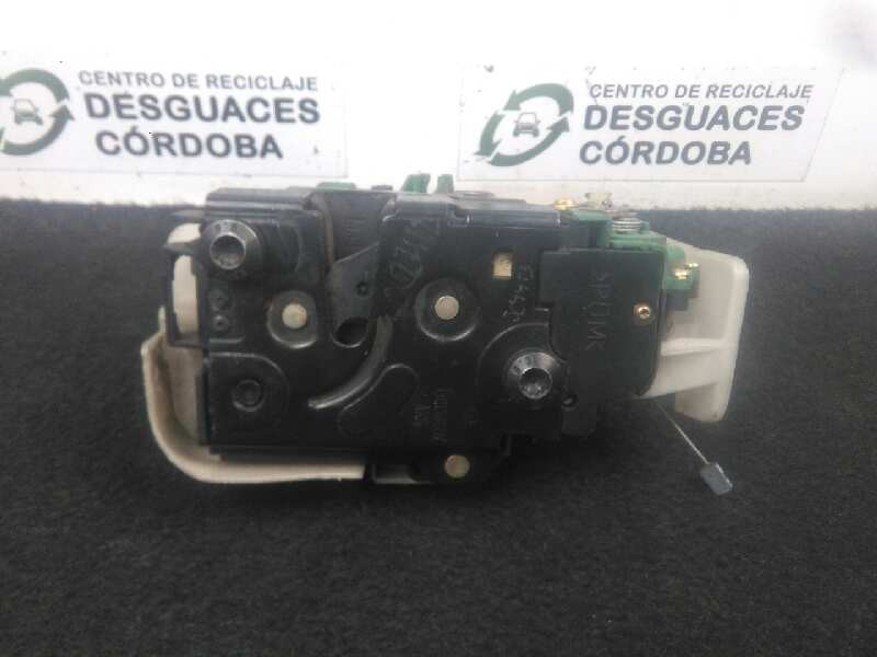 Recambio de cerradura puerta delantera derecha para volkswagen passat berl./combi w8 referencia OEM IAM  4.PUERTAS - CONECTOR.NE
