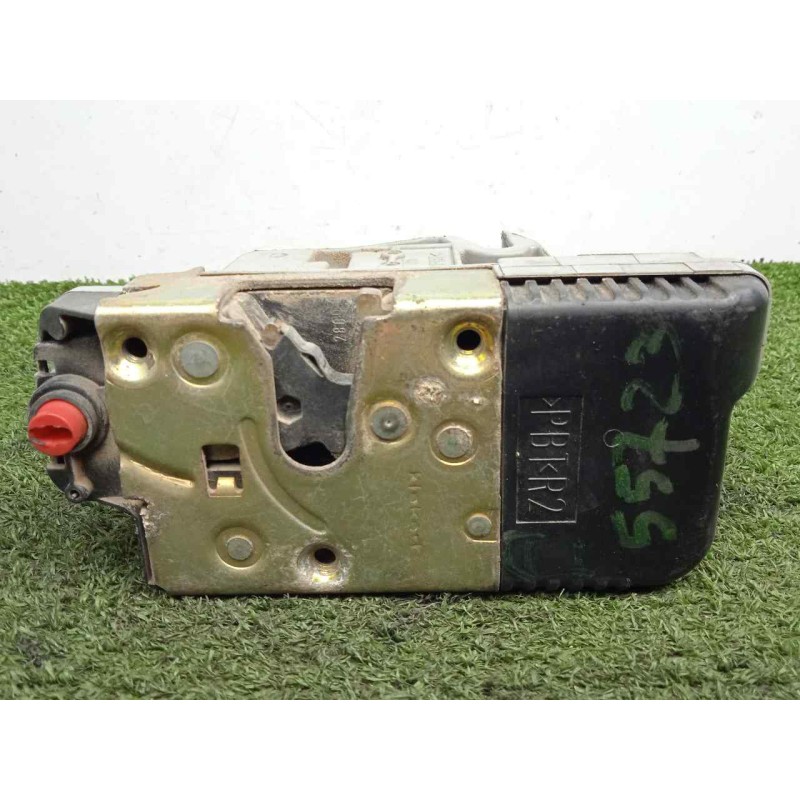 Recambio de cerradura puerta trasera derecha para peugeot 306 break 2.0 hdi cat referencia OEM IAM SINREFERENCIA 5.PINES CONECTO
