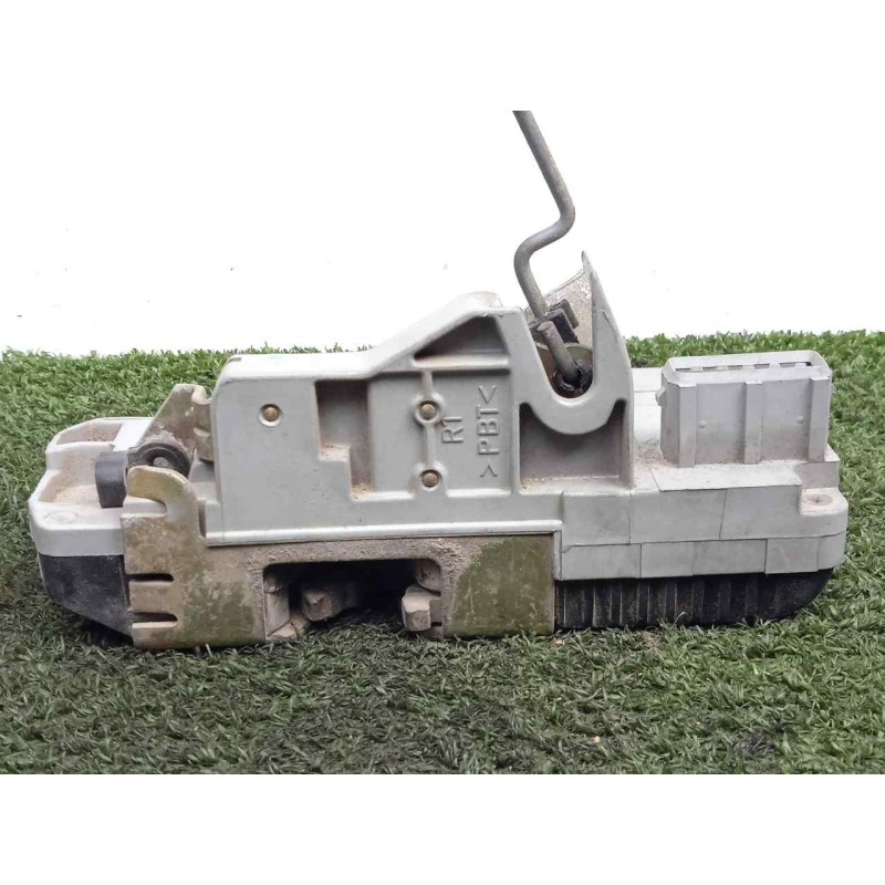 Recambio de cerradura puerta trasera derecha para peugeot 306 break 2.0 hdi cat referencia OEM IAM SINREFERENCIA 5.PINES CONECTO