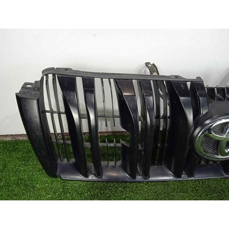 Recambio de rejilla delantera para toyota land cruiser (j15) 3.0 turbodiesel cat referencia OEM IAM 5310160661 CON.TARA 