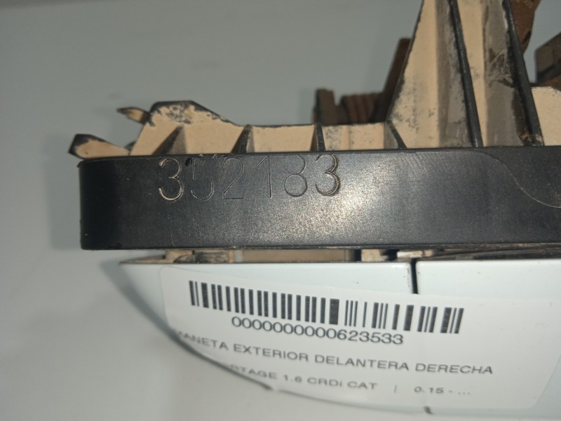 Recambio de maneta exterior delantera derecha para kia sportage 1.6 crdi cat referencia OEM IAM 352183  BLANCO