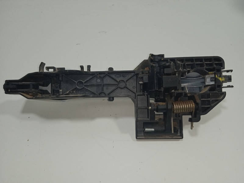 Recambio de maneta exterior delantera derecha para kia sportage 1.6 crdi cat referencia OEM IAM 352183  BLANCO