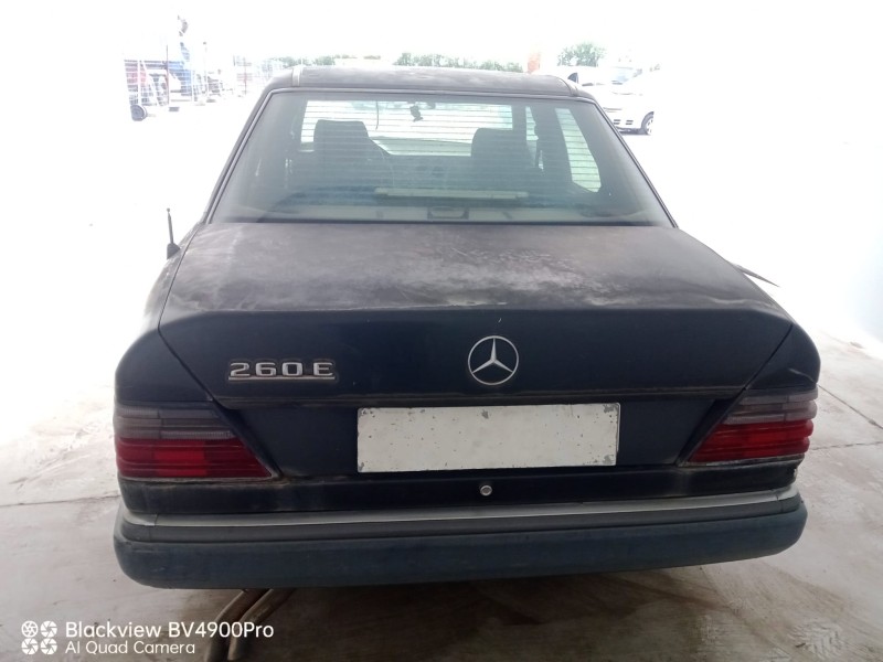 mercedes-benz 124 sedán (w124) del año 1995