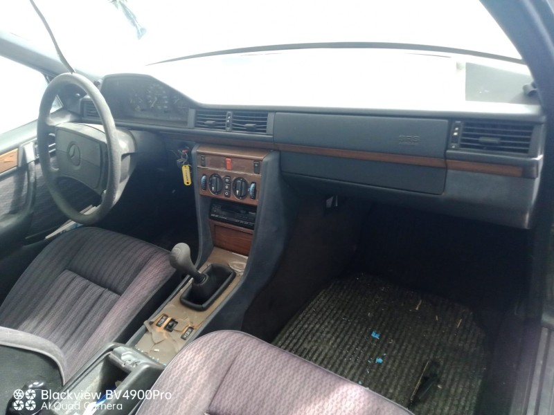 mercedes-benz 124 sedán (w124) del año 1995