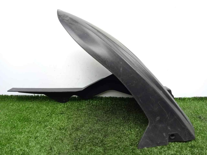 Recambio de guardabarros trasero para keeway rkv 125 referencia OEM IAM 60101J800000  