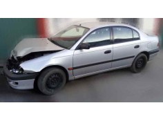 TOYOTA AVENSIS BERLINA (T 22)