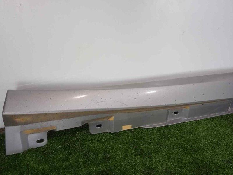 Recambio de faldon lateral para mercedes-benz clase r (w251) 3.0 cdi cat referencia OEM IAM A2516980754004 IZQUIERDO GRIS