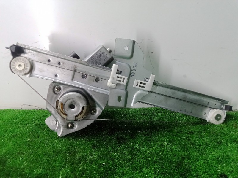 Recambio de elevalunas trasero derecho para dacia duster 1.5 dci diesel fap cat referencia OEM IAM 8200733832E ELECTRICO CON.MOT