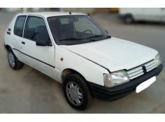 PEUGEOT 205 BERLINA