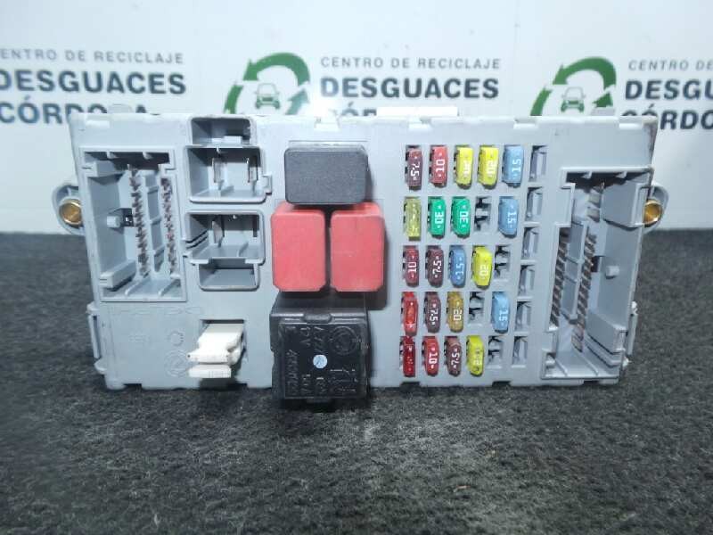 Recambio de caja reles / fusibles para fiat punto berlina (188) 1.3 jtd cat referencia OEM IAM 51744896NPL-46552681CPL-406626 DE