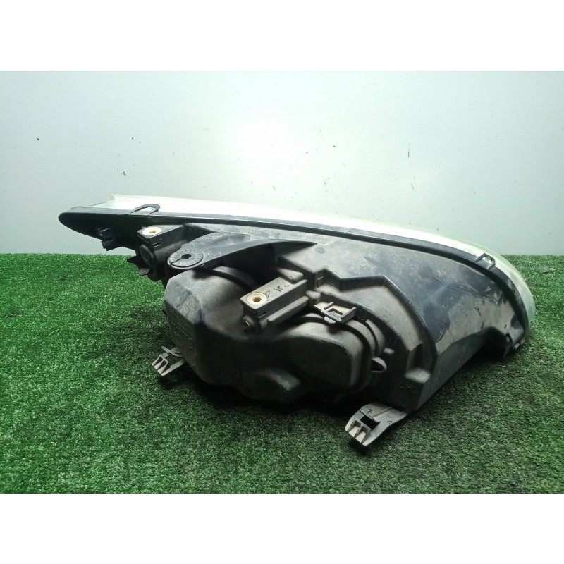 Recambio de faro derecho para ford focus berlina (cap) 2.0 tdci cat referencia OEM IAM SINREFERENCIA 05-08 FONDO.CROMADO