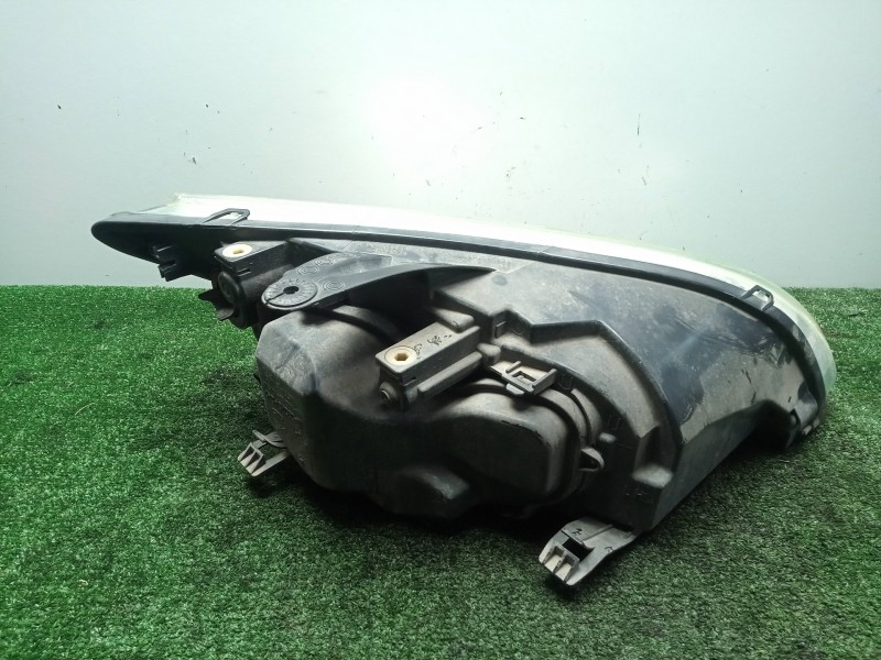Recambio de faro derecho para ford focus berlina (cap) 2.0 tdci cat referencia OEM IAM SINREFERENCIA 05-08 FONDO.CROMADO