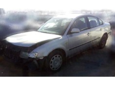 VOLKSWAGEN PASSAT BERLINA (3B2)