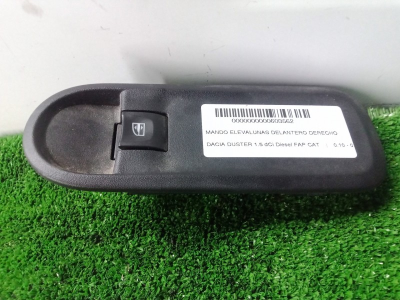 Recambio de mando elevalunas delantero derecho para dacia duster 1.5 dci diesel fap cat referencia OEM IAM 809601386R 1.BOTON 