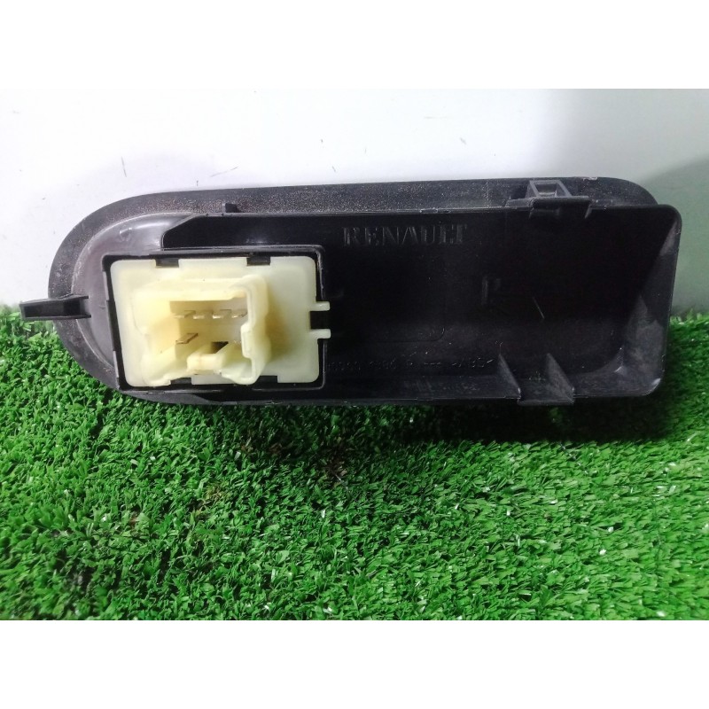 Recambio de mando elevalunas delantero derecho para dacia duster 1.5 dci diesel fap cat referencia OEM IAM 809601386R 1.BOTON 