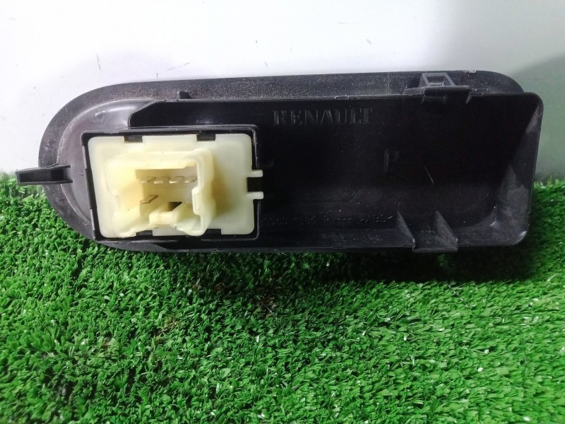 Recambio de mando elevalunas delantero derecho para dacia duster 1.5 dci diesel fap cat referencia OEM IAM 809601386R 1.BOTON 