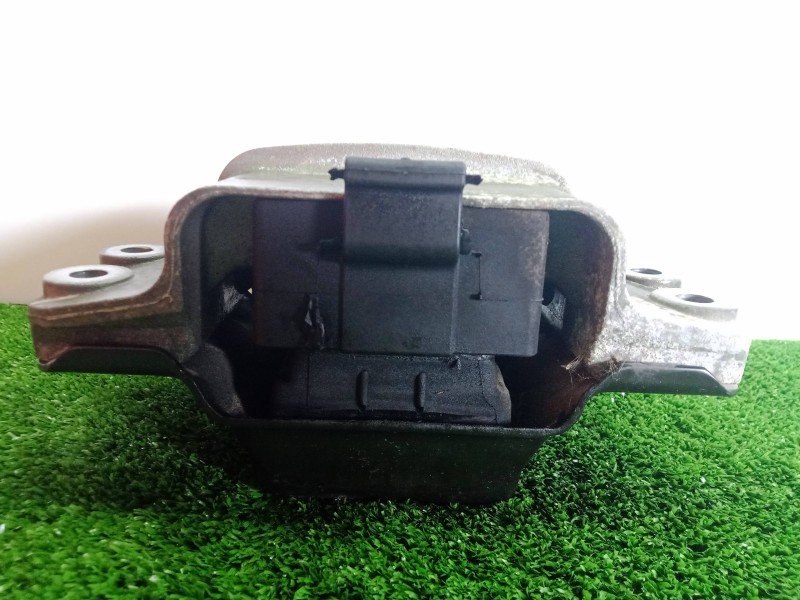 Recambio de soporte motor izquierdo para volkswagen golf v berlina (1k1) 2.0 tdi referencia OEM IAM 1K0199555  