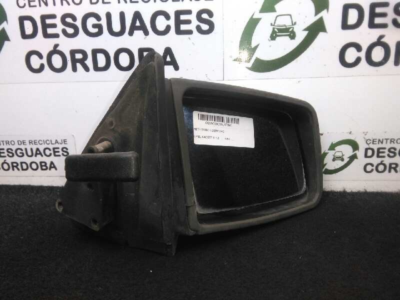 Recambio de retrovisor derecho para opel kadett e 1.6 referencia OEM IAM  MANUAL NEGRO