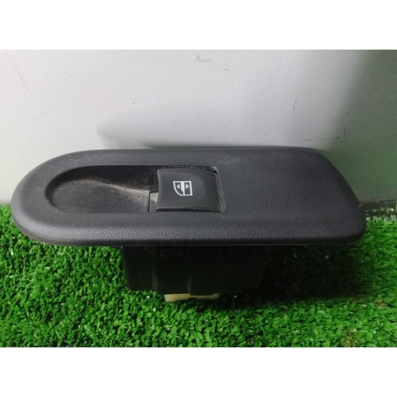 Recambio de mando elevalunas trasero izquierdo para dacia duster 1.5 dci diesel fap cat referencia OEM IAM NOTIENEREFERENCIA  