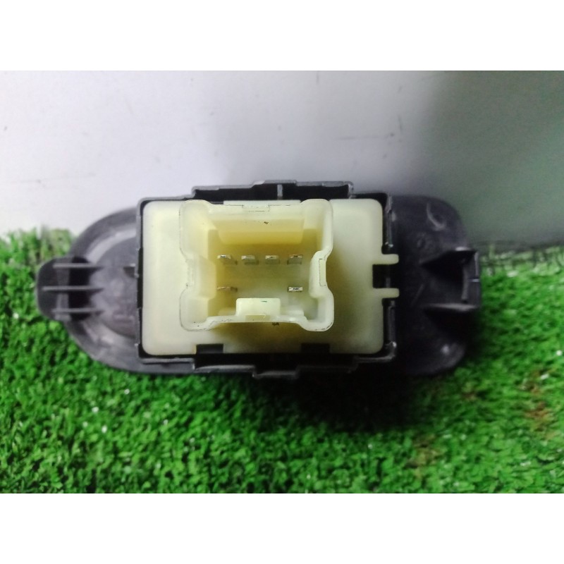 Recambio de mando elevalunas trasero izquierdo para dacia duster 1.5 dci diesel fap cat referencia OEM IAM NOTIENEREFERENCIA  