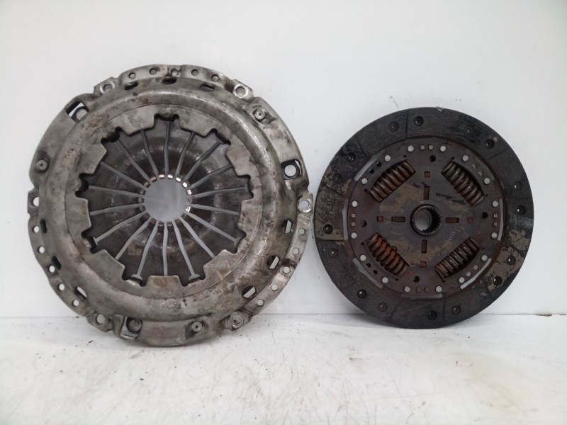 Recambio de kit embrague para ford focus berlina (cak) 1.8 tddi turbodiesel cat referencia OEM IAM   
