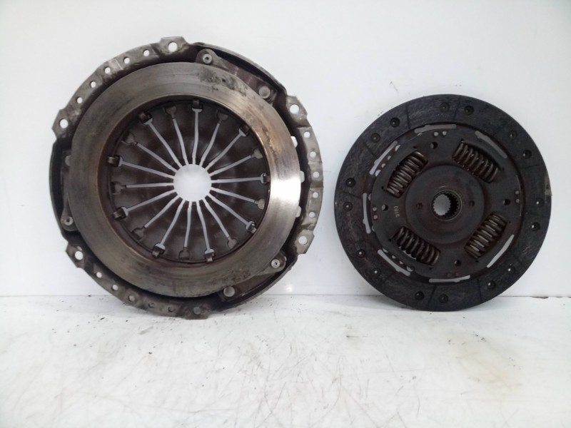 Recambio de kit embrague para ford focus berlina (cak) 1.8 tddi turbodiesel cat referencia OEM IAM   