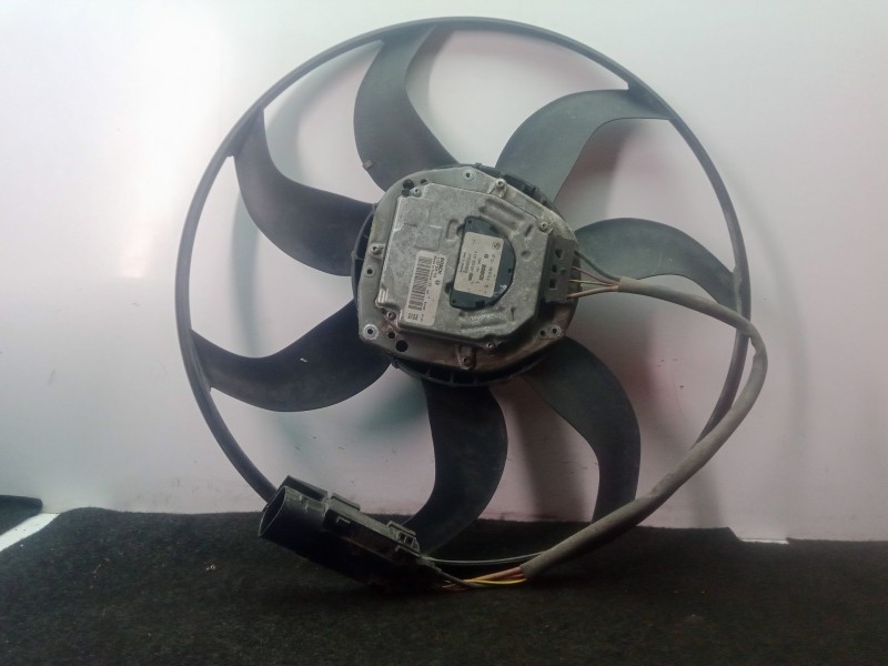 Recambio de electroventilador para bmw serie 3 touring (e91) 2.0 16v diesel referencia OEM IAM 3137229021  