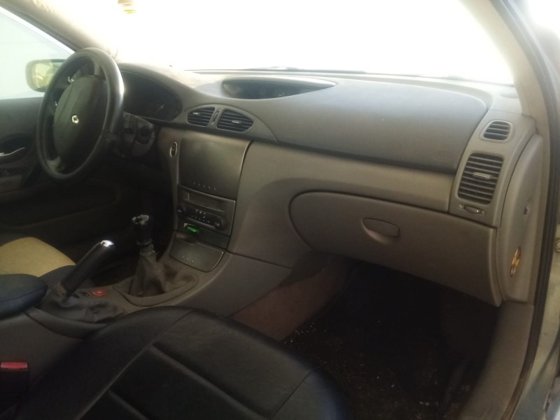 renault laguna ii (bg0) del año 2003