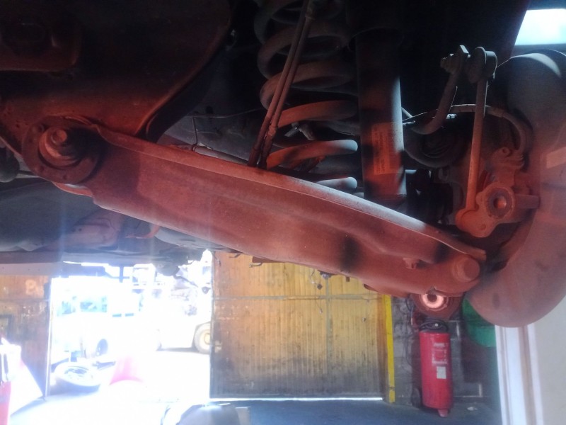 Recambio de brazo suspension inferior trasero derecho para bmw 1 (e81) 118 d referencia OEM IAM   