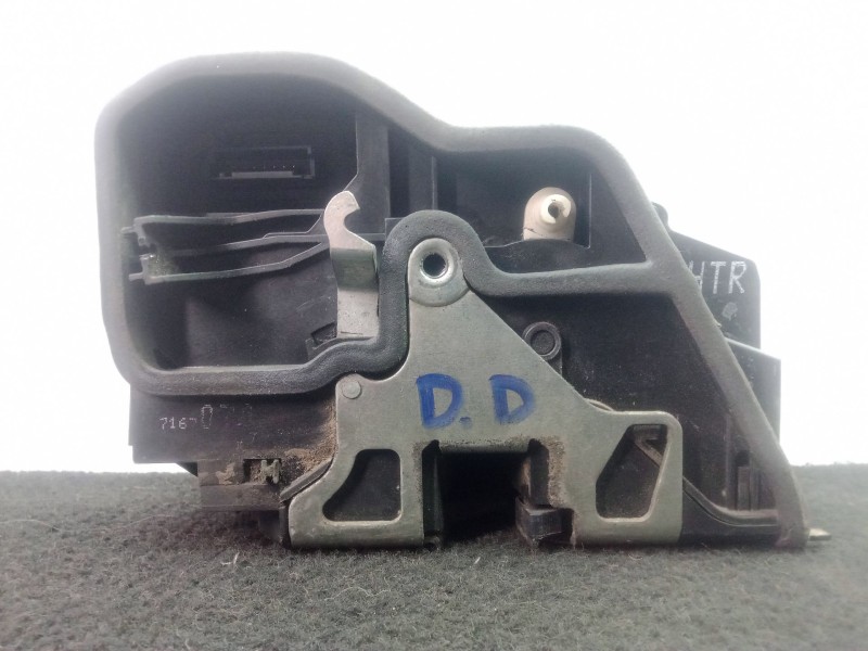 Recambio de cerradura puerta delantera derecha para bmw 1 (e81) 118 d referencia OEM IAM 7167070  