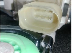 Recambio de elevalunas delantero derecho para bmw serie 1 berlina (e81/e87) 2.0 16v referencia OEM IAM 7067796S-7138466E-6927028 2