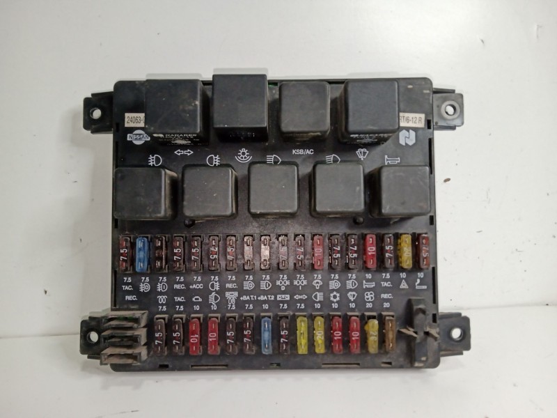Recambio de caja reles / fusibles para nissan trade 100 3.0 turbodiesel referencia OEM IAM 24063G4900-PFRT612R  NAGARES