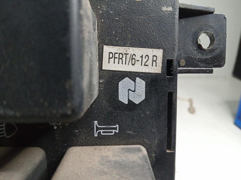 Recambio de caja reles / fusibles para nissan trade 100 3.0 turbodiesel referencia OEM IAM 24063G4900-PFRT612R  NAGARES