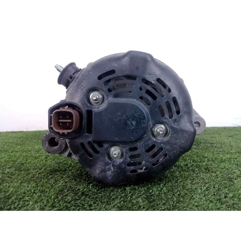 Recambio de alternador para toyota land cruiser (j15) 3.0 turbodiesel cat referencia OEM IAM 2706030131-1042118742 100AH - DENSO