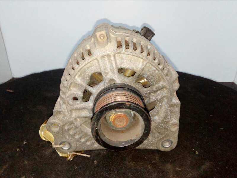 Recambio de alternador para volkswagen polo classic (6v2) 1.4 referencia OEM IAM 0123320007 BOSCH 90AH
