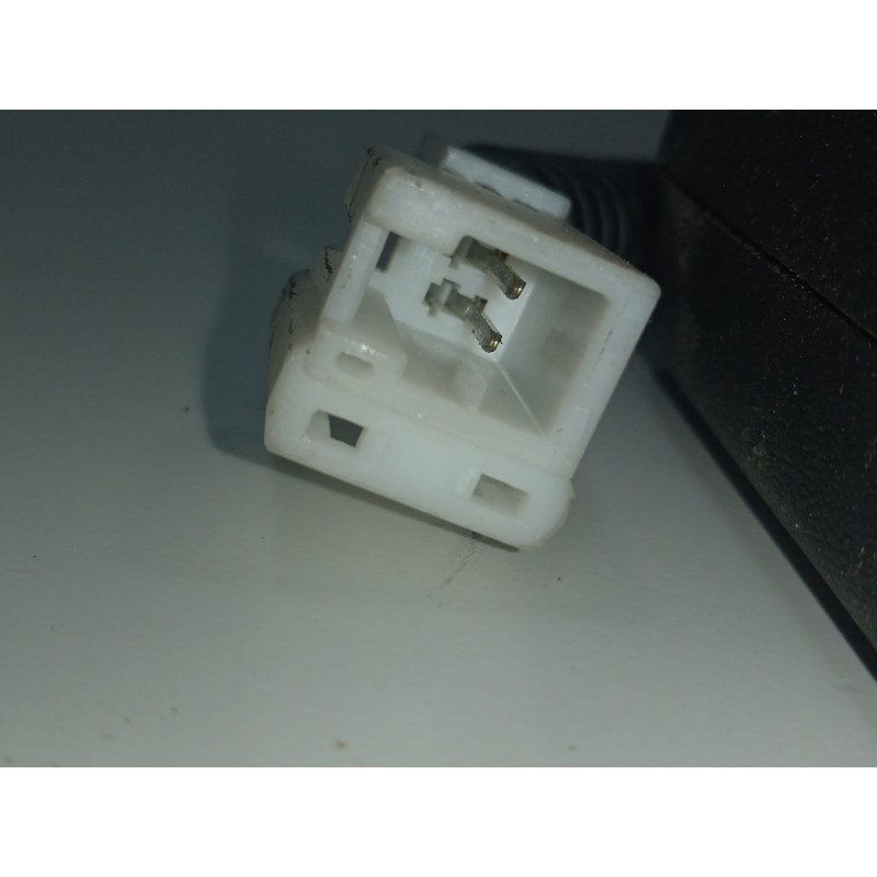 Recambio de enganche cinturon trasero central para kia sportage 1.6 crdi cat referencia OEM IAM 89830F1000WK-631622200B  