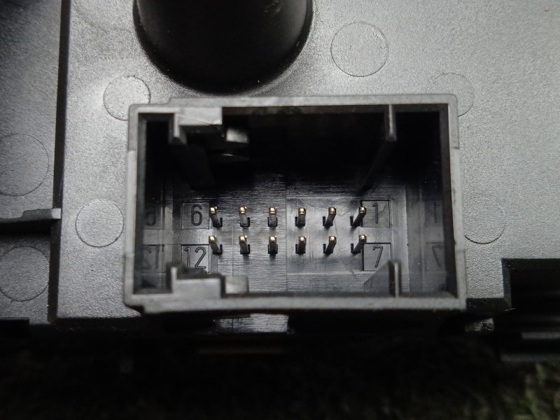 Recambio de interruptor luces para bmw 3 (e90) 320 d referencia OEM IAM 693279402-33600102  1.CONECTOR