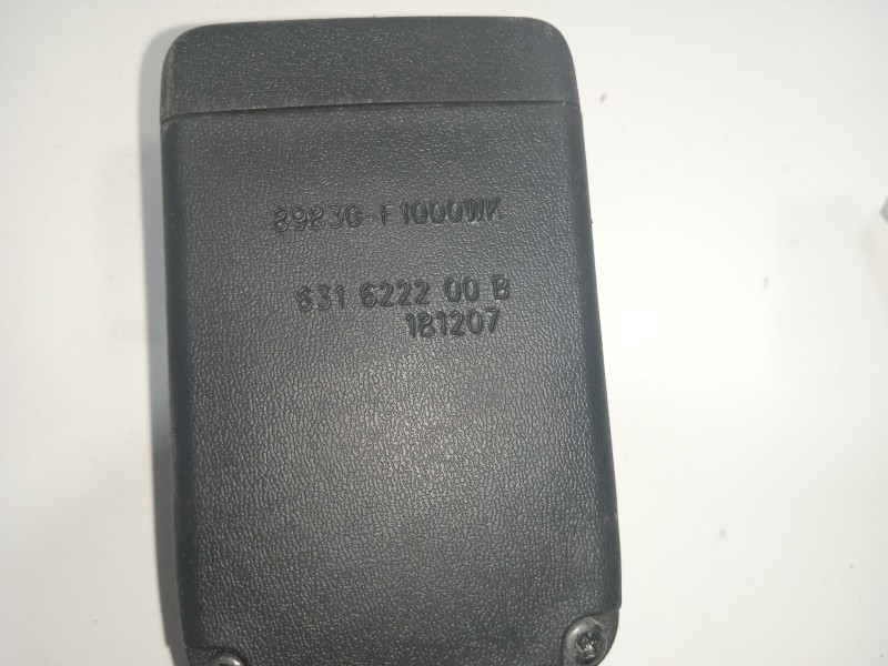 Recambio de enganche cinturon trasero central para kia sportage 1.6 crdi cat referencia OEM IAM 89830F1000WK-631622200B  