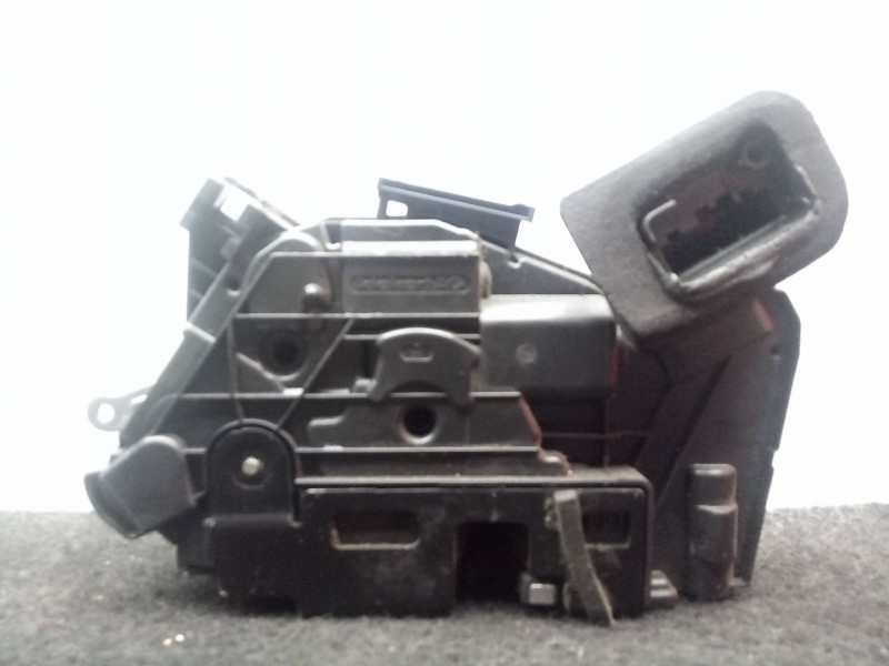 Recambio de cerradura puerta delantera derecha para seat toledo iv (kg3) 1.6 tdi referencia OEM IAM 5E1837016A  