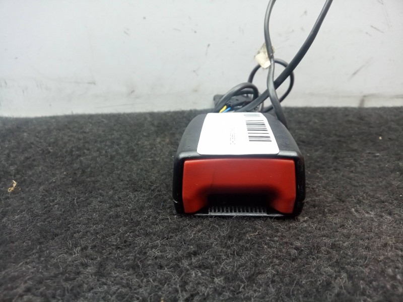 Recambio de enganche cinturon delantero derecho para seat toledo iv (kg3) 1.6 tdi referencia OEM IAM 5JA857756A  